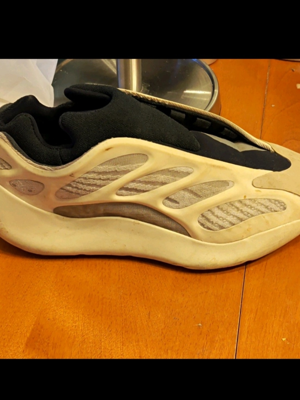 Yeezy - Picture 4 of 4